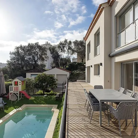 House With Pool *